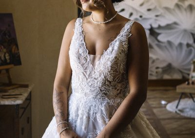 portrait de la mariée à la fin des préparatifs