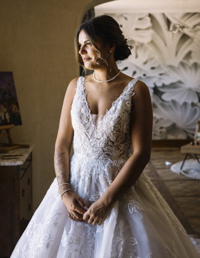 portrait de la mariée à la fin des préparatifs